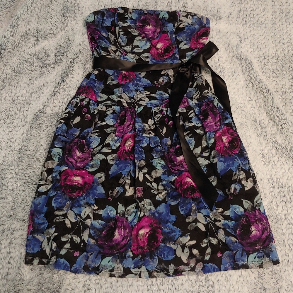 Strapless Floral Lace Dress